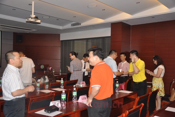 林江教授做客中山大学时代华商教育中心商业领袖工商管理高端课程研修班部落“中山大学著名教授沙龙”