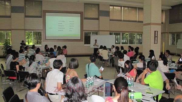 中山大学工商管理高级研修班时代华商营销总监联盟“互联网时代下营销人才的甄选和培养”跨班级主题研讨会系列报道。