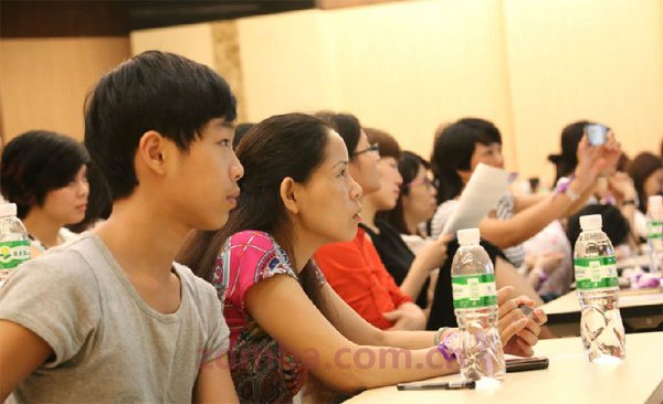 中山大学时代华商第63届企业家成功论坛（幸福女子学堂论坛）：瑞博士《青少年两性教育》精彩分享。