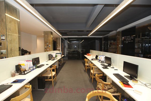 中山大学时代华商经理55班叶老师家访之行第二站—走近肖同学&鼎舍装饰。