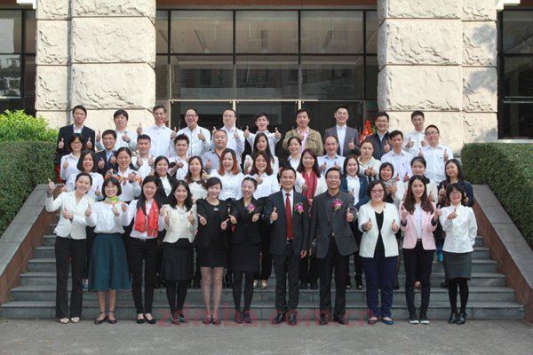 中山大学时代华商财务总监高级研修班14级10班开学典礼暨拓展训练报道。