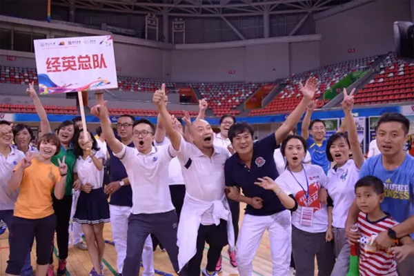 2015中山大学高等继续教育学院第七届MBA学员运动会颁奖花絮以及胜利瞬间纪实。