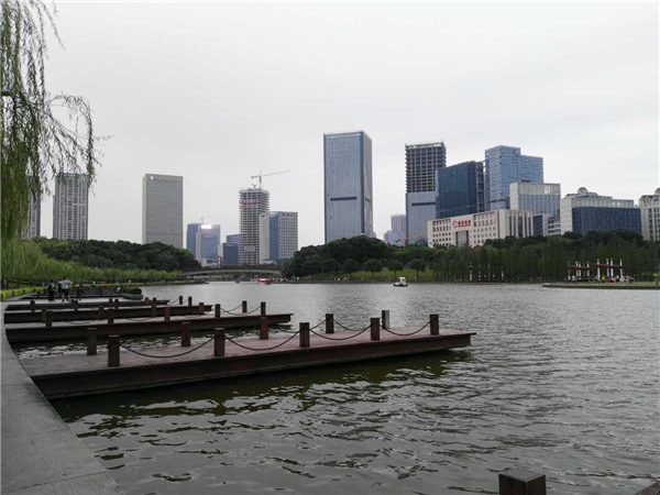 2016年10月29日中山大学营销总监27班走进奥园·知秋交流会。