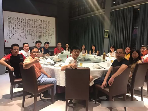MBA营销总监班26班走进“香港新依和集团”学习活动