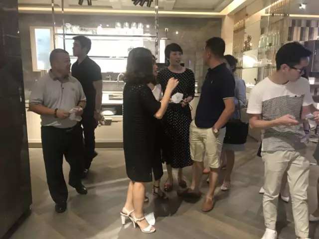 时代华商营销29班同学走访“欧派”学习活动
