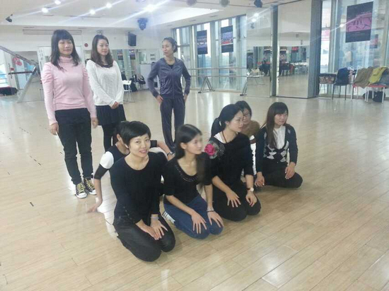 中山大学在职经理工商管理高级研修班49班同学排练